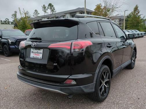 2017 Toyota RAV4 SE