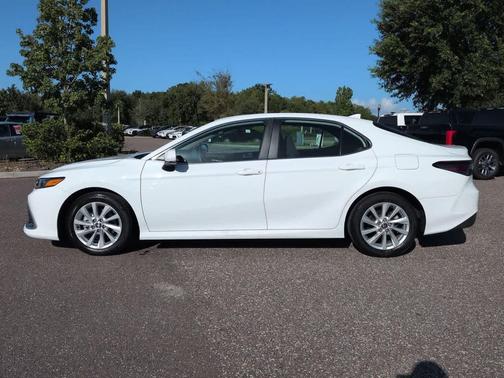 Ice Cap 2024 Toyota Camry LE
