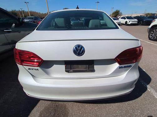2014 Volkswagen Jetta Hybrid SE