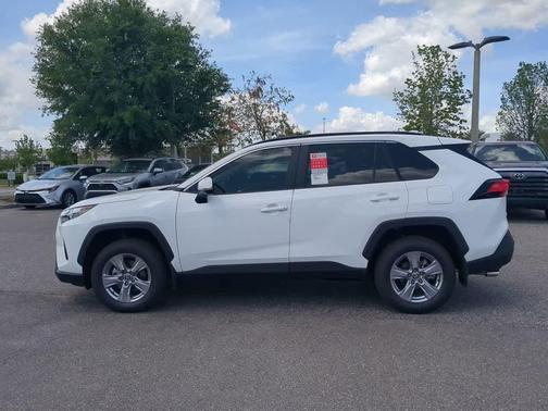 2025 Toyota RAV4 XLE