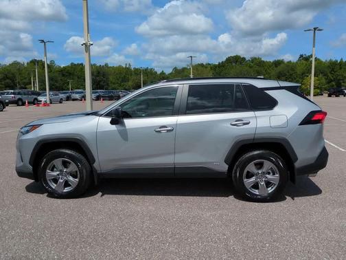 2025 Toyota RAV4 Hybrid SE