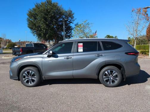2026 Toyota Highlander XLE