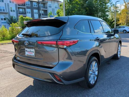 2022 Toyota Highlander Limited