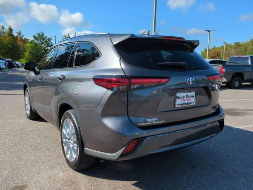 2022 Toyota Highlander Limited