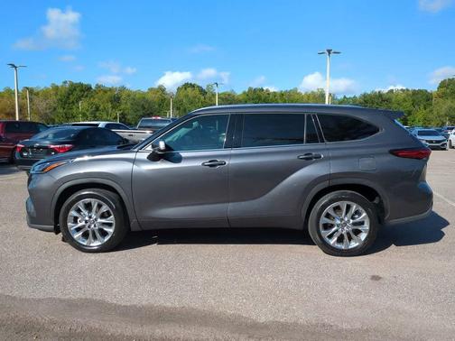 2022 Toyota Highlander Limited