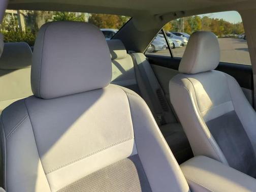 2012 Toyota Camry Hybrid XLE