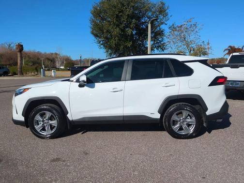 2025 Toyota RAV4 Hybrid XLE