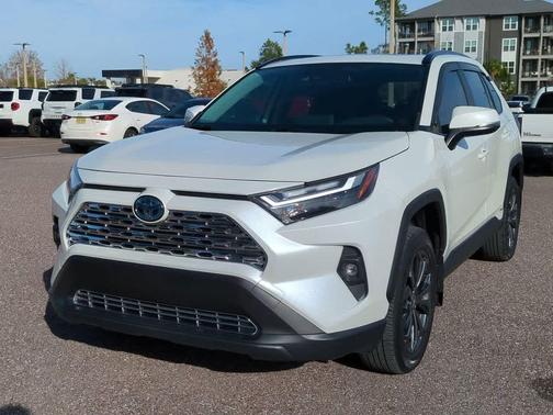 2022 Toyota RAV4 Hybrid XLE Premium