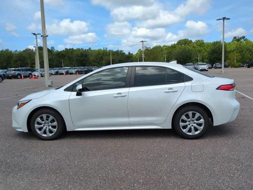 2025 Toyota Corolla Hybrid LE