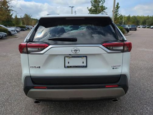 2025 Toyota RAV4 Hybrid SE