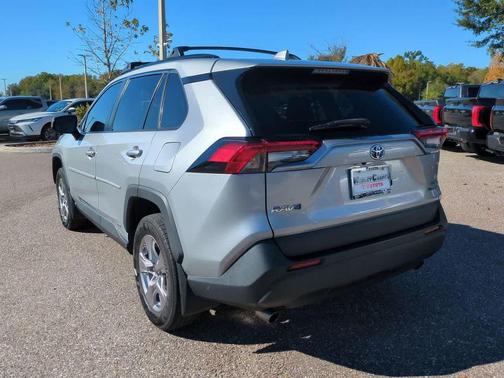 2022 Toyota RAV4 Hybrid LE