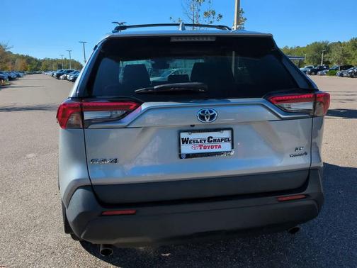 2022 Toyota RAV4 Hybrid LE