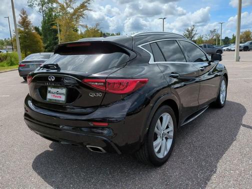 2018 INFINITI QX30 Premium
