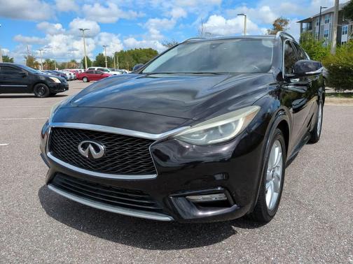 2018 INFINITI QX30 Premium
