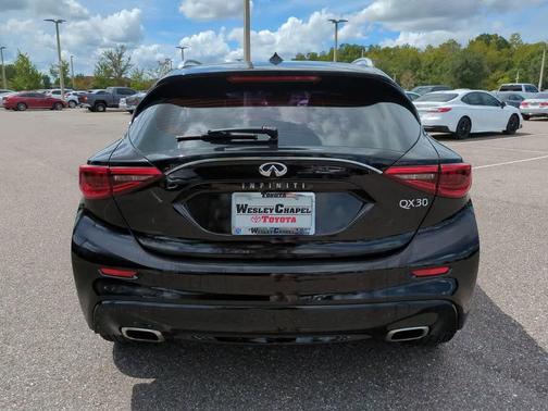 2018 INFINITI QX30 Premium