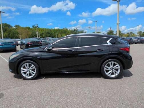 2018 INFINITI QX30 Premium