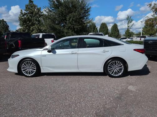 Wind Chill Pearl 2020 Toyota Avalon Hybrid Limited