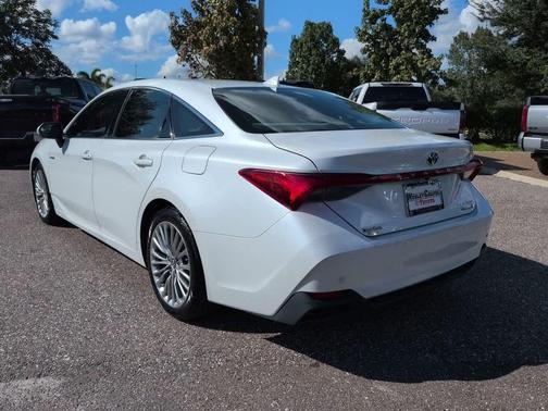 Wind Chill Pearl 2020 Toyota Avalon Hybrid Limited