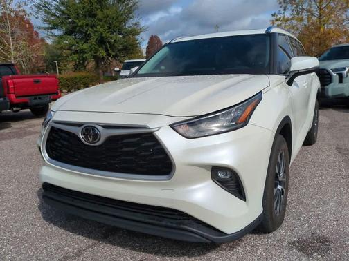 2020 Toyota Highlander XLE