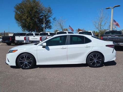 2018 Toyota Camry SE