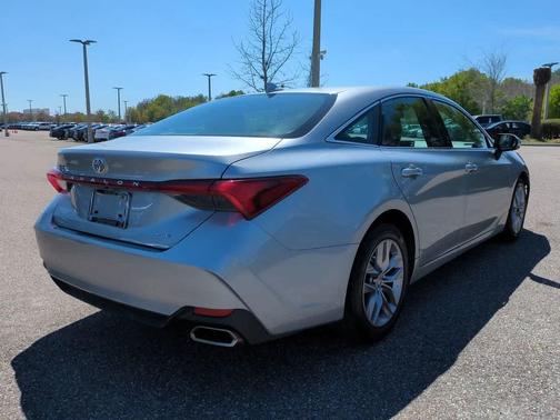 2021 Toyota Avalon XLE