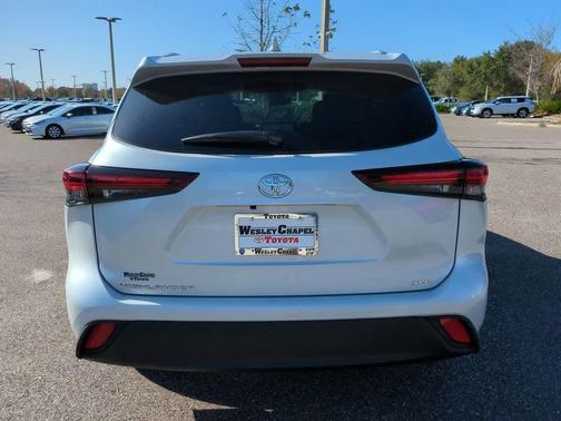 2025 Toyota Highlander XLE