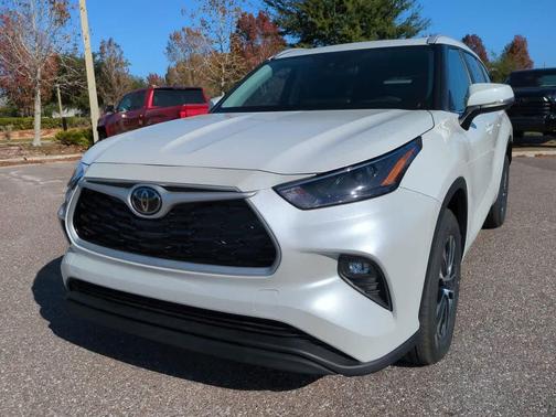 2025 Toyota Highlander XLE