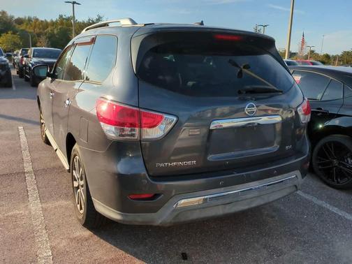 2014 Nissan Pathfinder SV