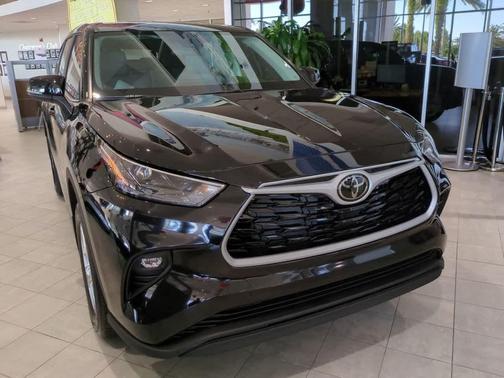 2025 Toyota Highlander LE