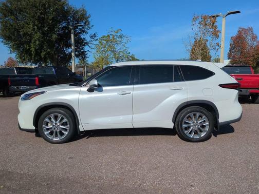 2022 Toyota Highlander Hybrid Limited