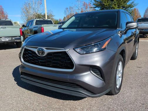 2022 Toyota Highlander L
