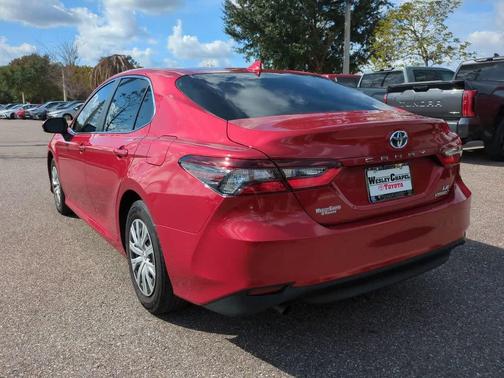 2024 Toyota Camry Hybrid LE