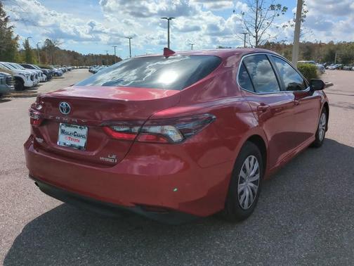 2024 Toyota Camry Hybrid LE