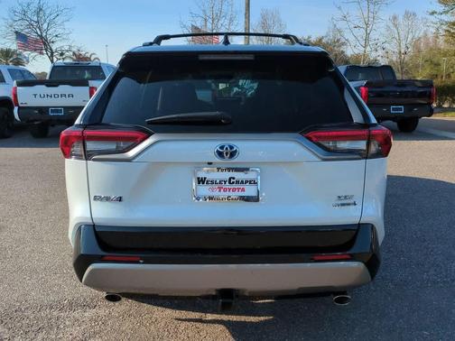 2024 Toyota RAV4 Hybrid SE