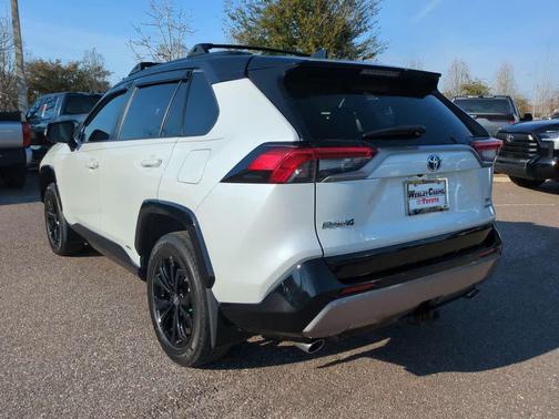 2024 Toyota RAV4 Hybrid SE