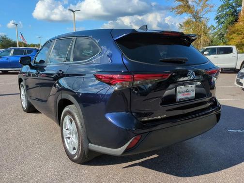 2023 Toyota Highlander Hybrid LE