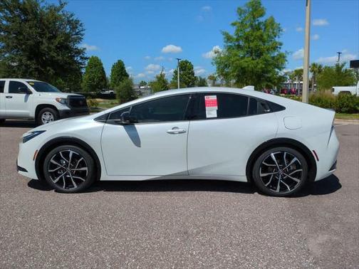 2025 Toyota Prius L