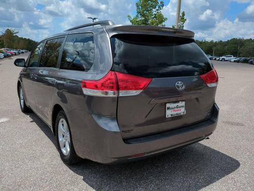 2013 Toyota Sienna LE