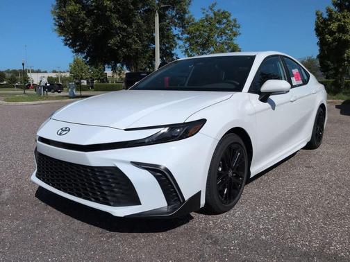 Ice Cap 2026 Toyota Camry SE