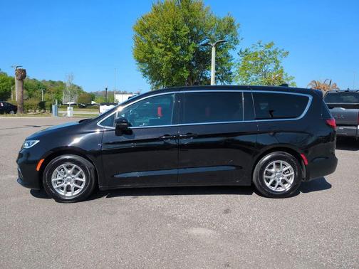 2025 Chrysler Pacifica L