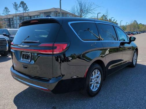 2025 Chrysler Pacifica L