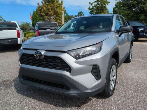 2022 Toyota RAV4 LE