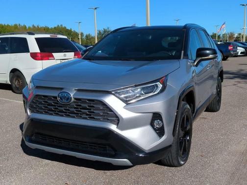 2021 Toyota RAV4 Hybrid SE