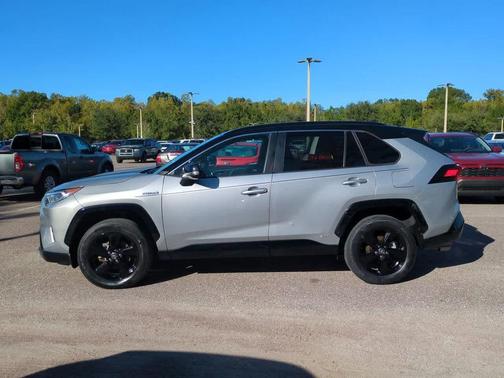 2021 Toyota RAV4 Hybrid SE