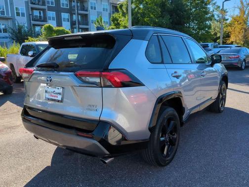 2021 Toyota RAV4 Hybrid SE