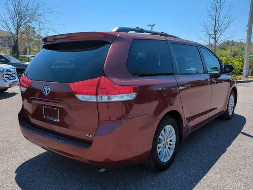2014 Toyota Sienna XLE