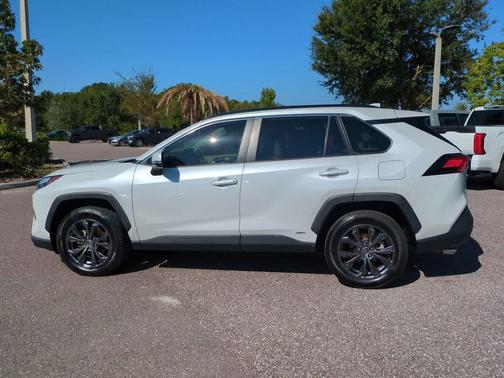 2023 Toyota RAV4 Hybrid XLE Premium