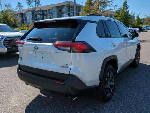 2023 Toyota RAV4 Hybrid XLE Premium