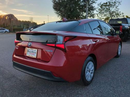 2021 Toyota Prius LE