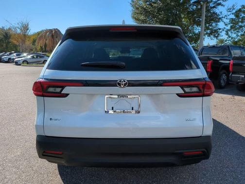 2026 Toyota Grand Highlander Hybrid XLE